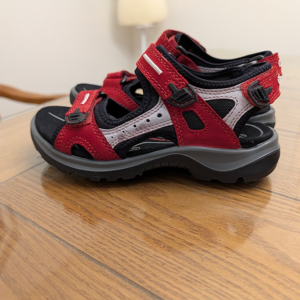 Women's ECCO Offroad Yucatan Sandal Color Red Size 4-4.5 New with Box Orig $140 - Picture 3 of 10